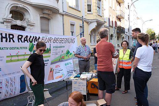 Unser VCD-Stand beim Parking Day in der Großherzog-Friedrich-Straße
