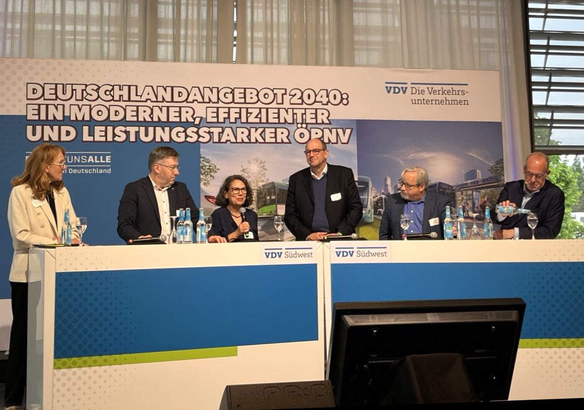Podium der VDV-Veranstaltung 2026, Foto: VCD